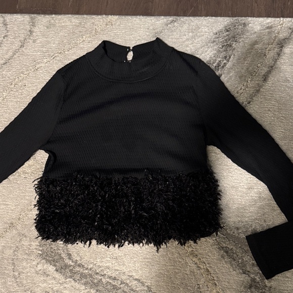 Blue Tassel Tops - Chic Black Women's Crop Top with Textured Hem